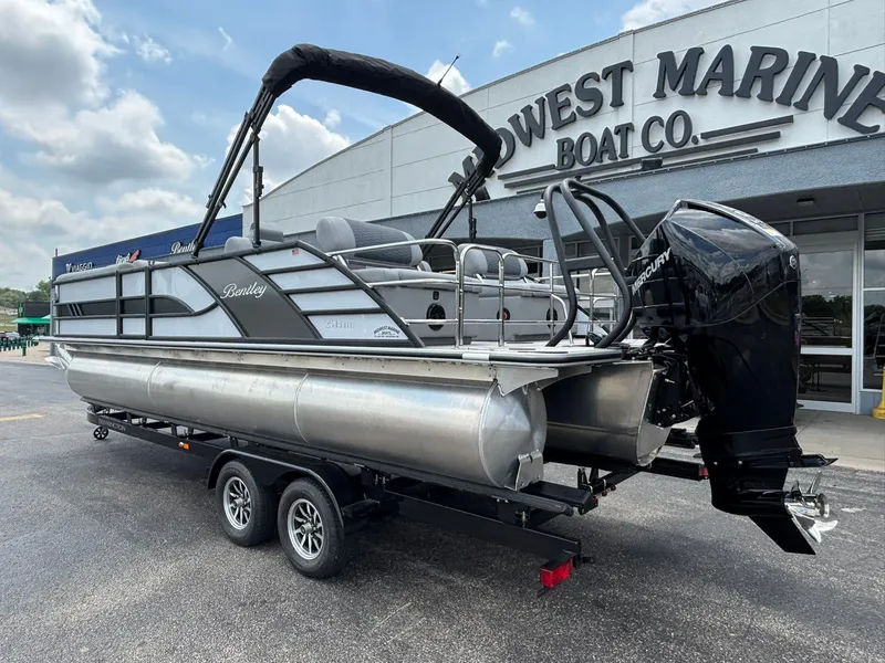 Slide: The Image of Bentley Pontoons 253 Elite QSB 2026 - 7