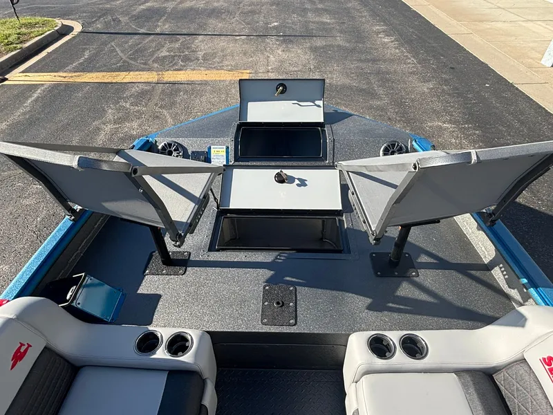 Slide: The Image of SeaArk Easy 200 2026 - 10