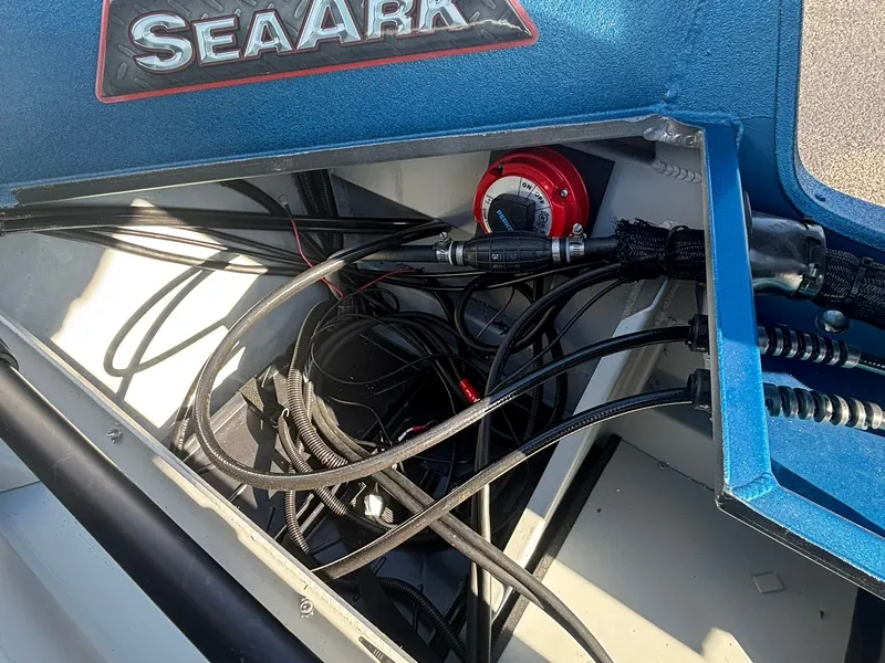 Slide: The Image of SeaArk Easy 200 2026 - 19