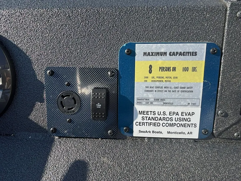 Slide: The Image of SeaArk Easy 200 2026 - 26