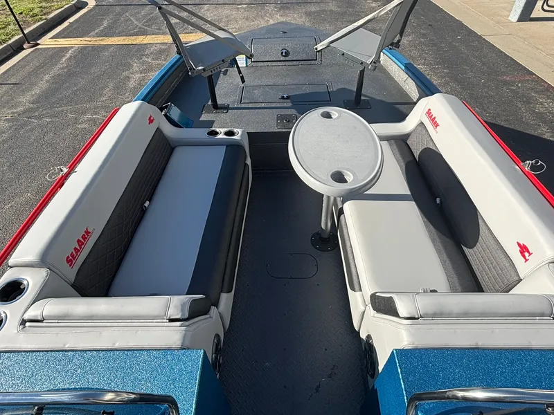 Slide: The Image of SeaArk Easy 200 2026 - 28