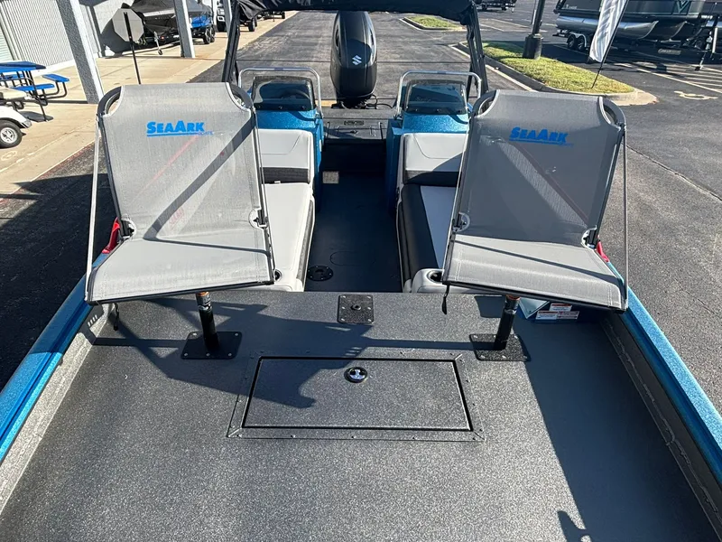 Slide: The Image of SeaArk Easy 200 2026 - 32