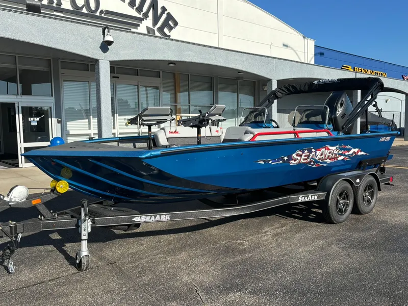 Slide: The Image of SeaArk Easy 200 2026 - 4