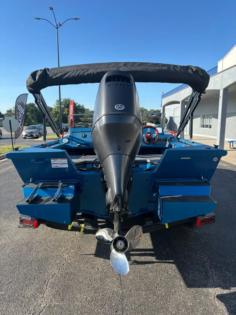 Slide: The Image of SeaArk Easy 200 2026 - 7