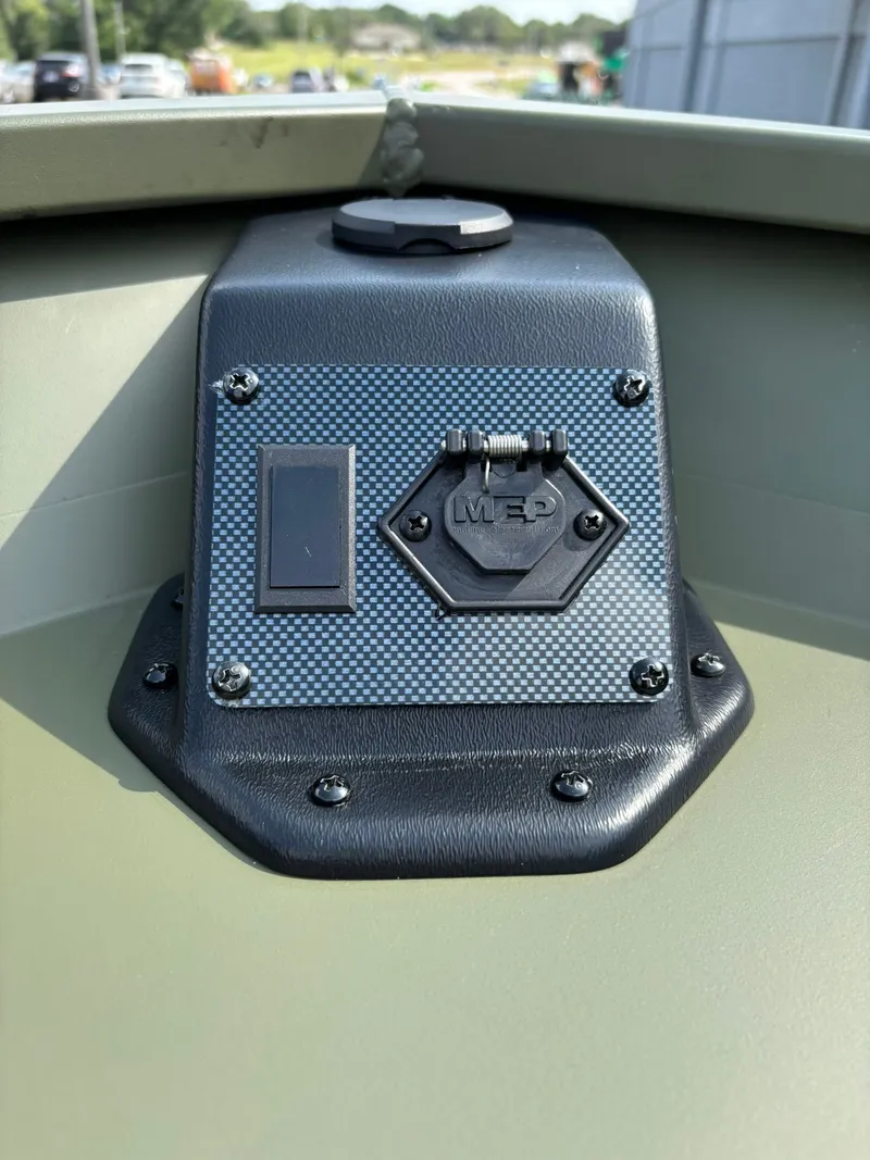 Slide: The Image of SeaArk 1652 Special 2026 - 17