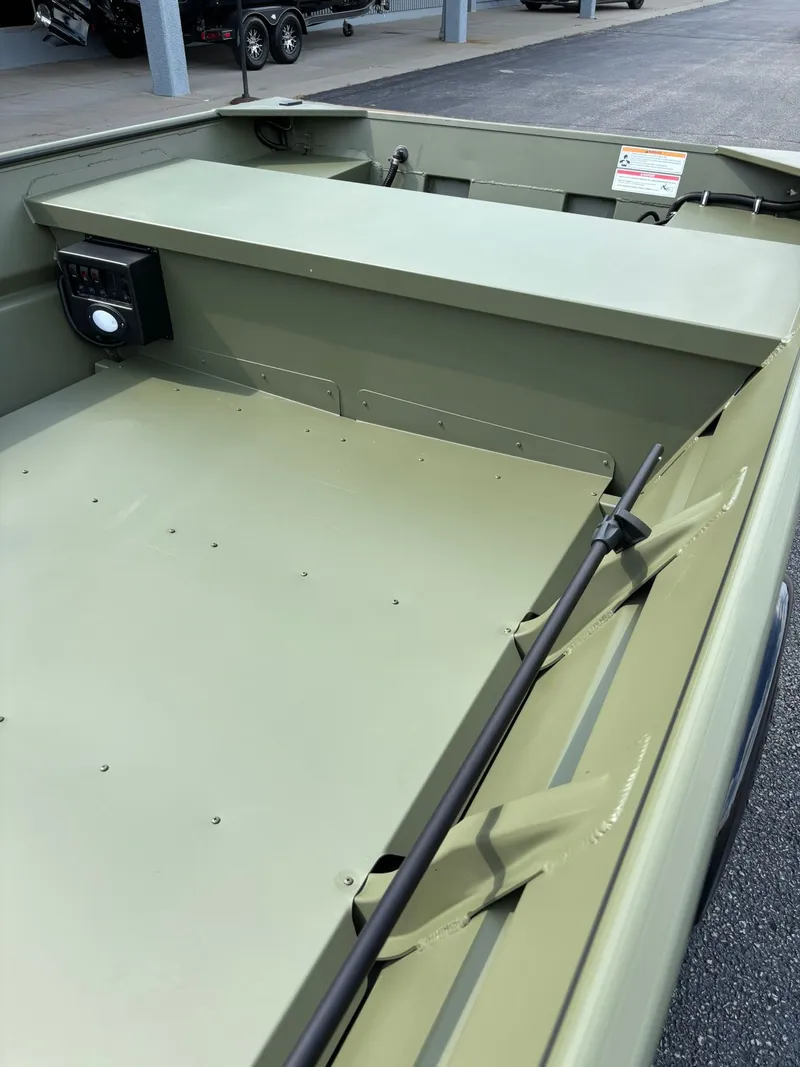 Slide: The Image of SeaArk 1652 Special 2026 - 18