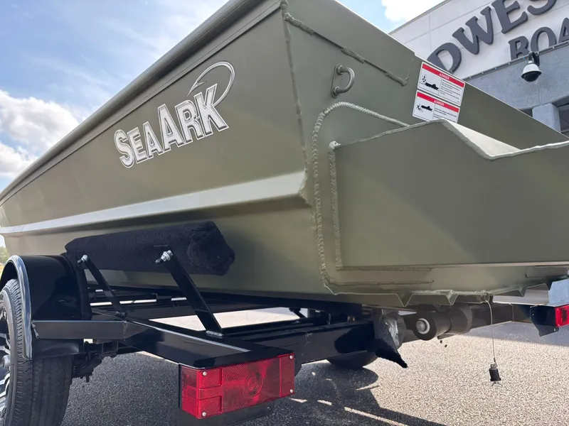 Slide: The Image of SeaArk 1652 Special 2026 - 8