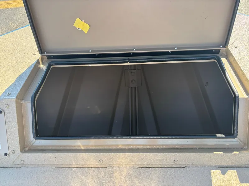 Slide: The Image of SeaArk Pro Cat 200 2026 - 10