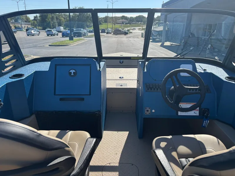 Slide: The Image of SeaArk Pro Cat 200 2026 - 15