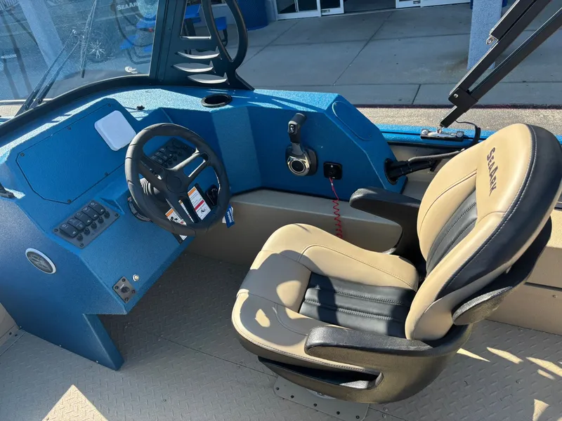 Slide: The Image of SeaArk Pro Cat 200 2026 - 16