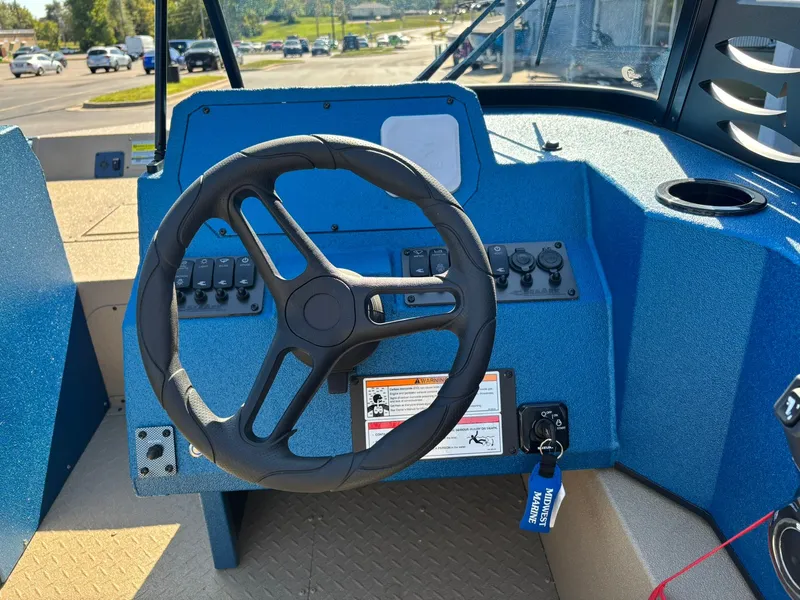 Slide: The Image of SeaArk Pro Cat 200 2026 - 19