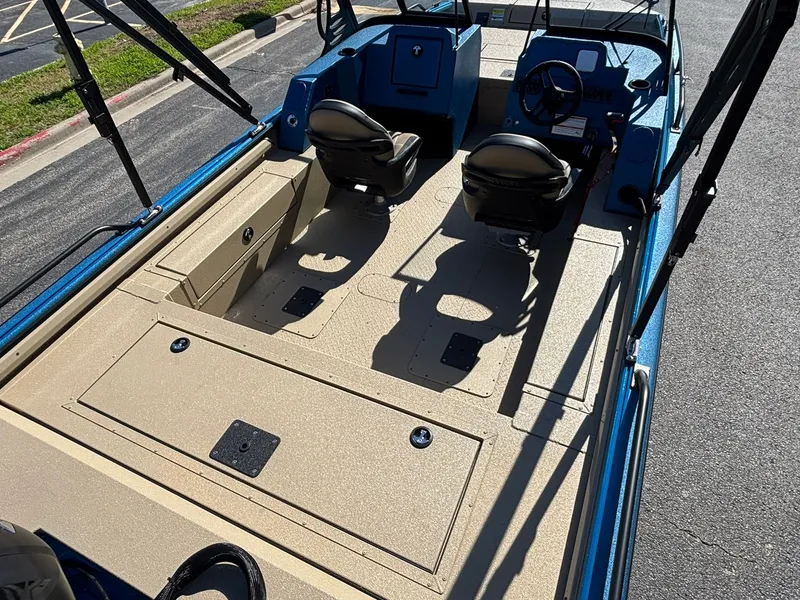 Slide: The Image of SeaArk Pro Cat 200 2026 - 27