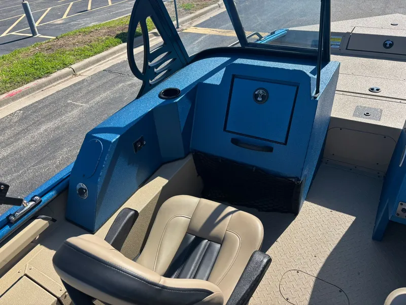 Slide: The Image of SeaArk Pro Cat 200 2026 - 37