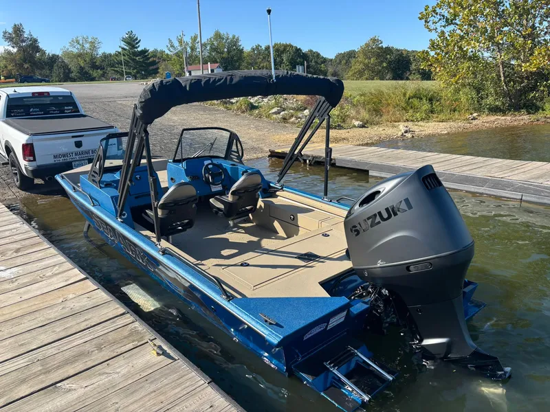 Slide: The Image of SeaArk Pro Cat 200 2026 - 4