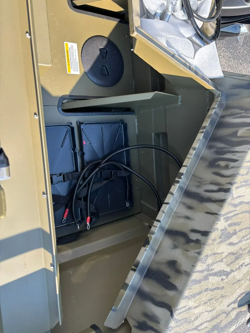 Slide: The Image of SeaArk Pro Cat 240 2026 - 13