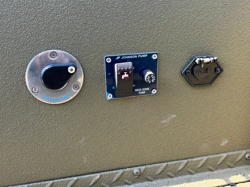 Slide: The Image of SeaArk Pro Cat 240 2026 - 29