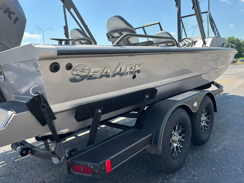 Slide: The Image of SeaArk Protege 200 2026 - 10