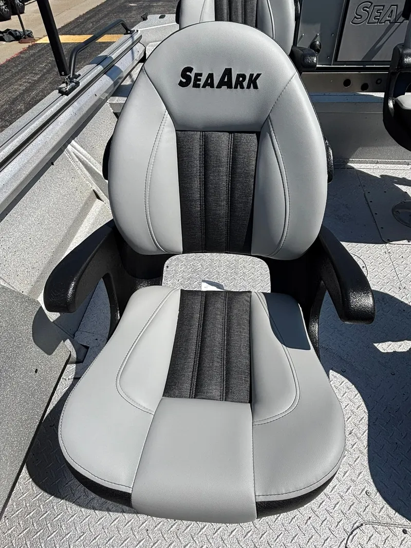 Slide: The Image of SeaArk Protege 200 2026 - 4