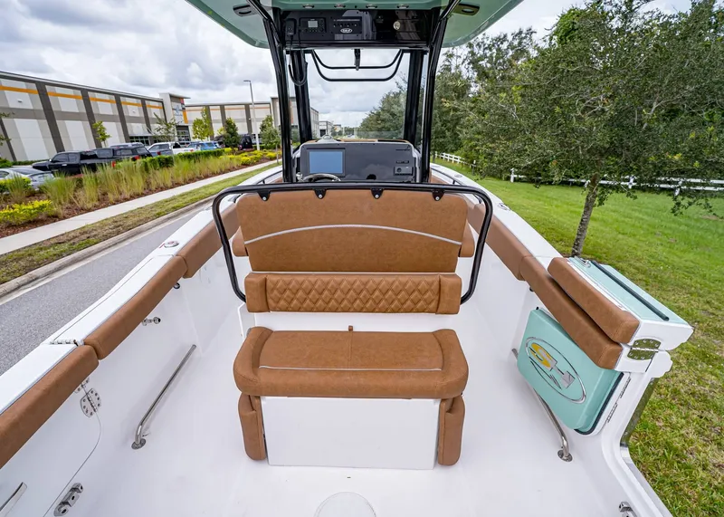 Slide: The Image of Sea Hunt Ultra 255 SE 2026 - 13