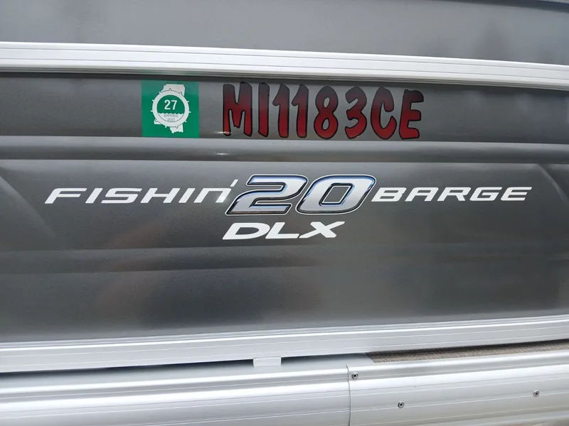 Slide: The Image of Sun Tracker Fishin' Barge 20 DLX 2024 - 3