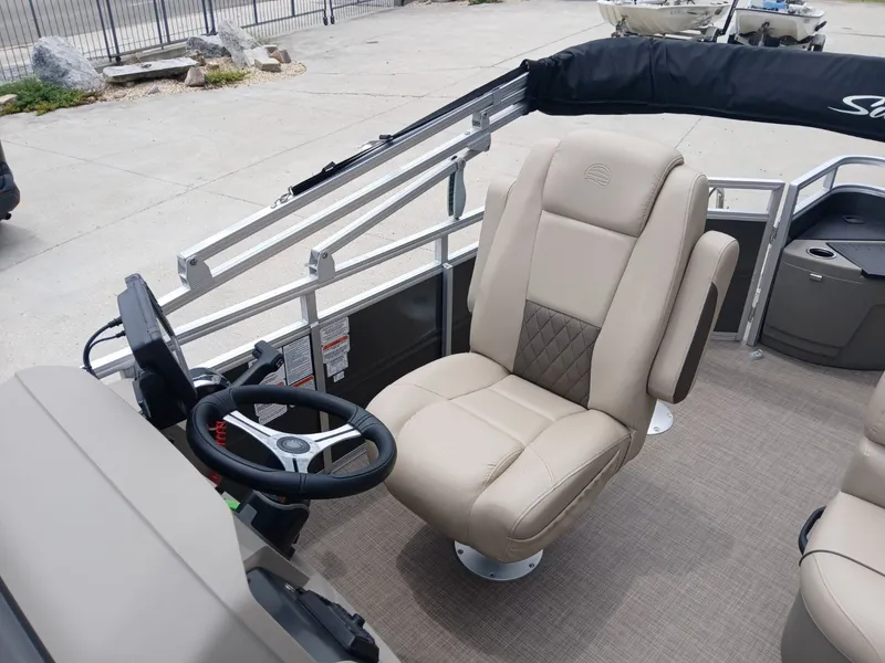 Slide: The Image of Sun Tracker Fishin' Barge 20 DLX 2024 - 7