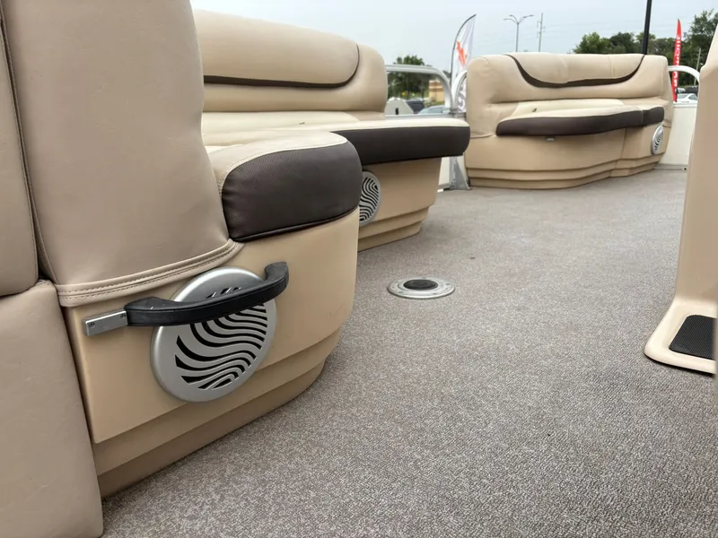 Slide: The Image of Sun Tracker 22 DLX Party Barge 2016 - 16