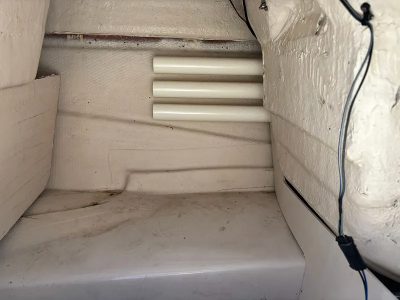 Slide: The Image of Tracker TAHOE 215 2014 - 12