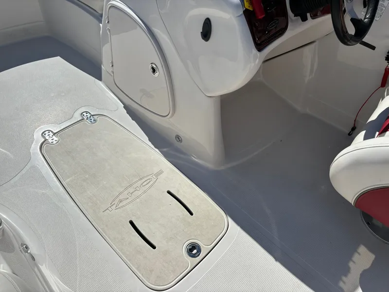 Slide: The Image of Tracker TAHOE 215 2014 - 13