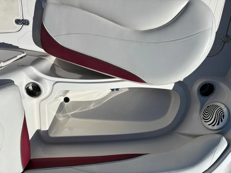 Slide: The Image of Tracker TAHOE 215 2014 - 16