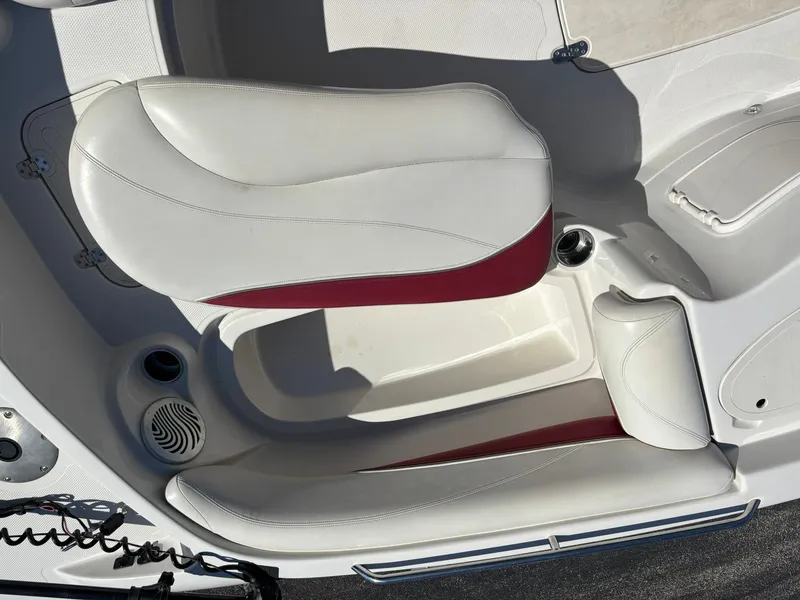 Slide: The Image of Tracker TAHOE 215 2014 - 17