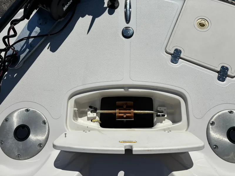 Slide: The Image of Tracker TAHOE 215 2014 - 20