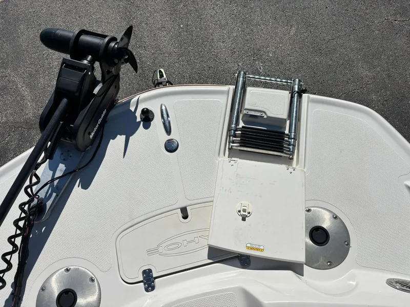 Slide: The Image of Tracker TAHOE 215 2014 - 21