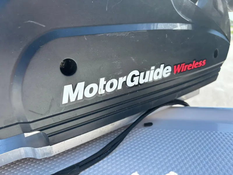 Slide: The Image of Tracker TAHOE 215 2014 - 24