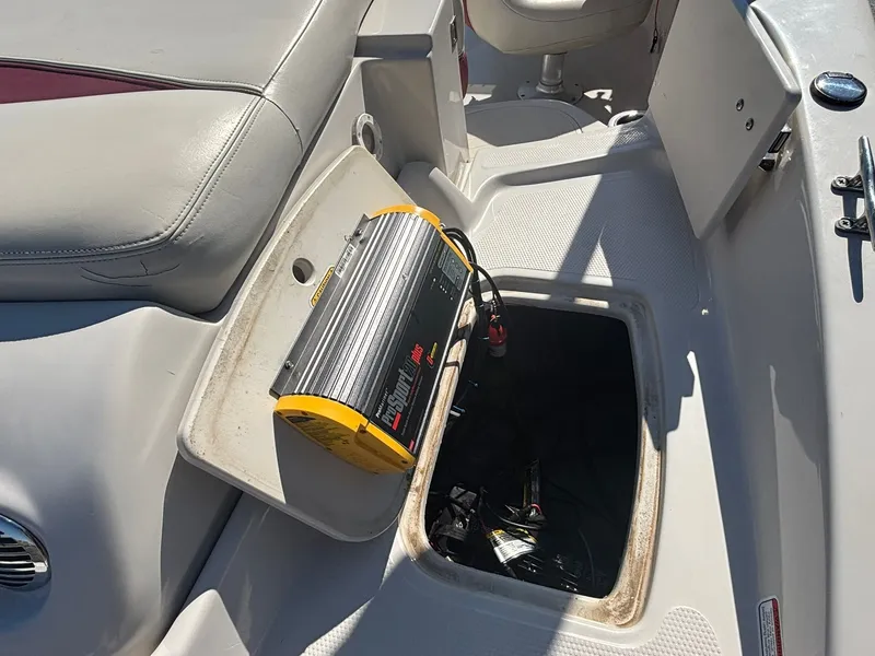 Slide: The Image of Tracker TAHOE 215 2014 - 3