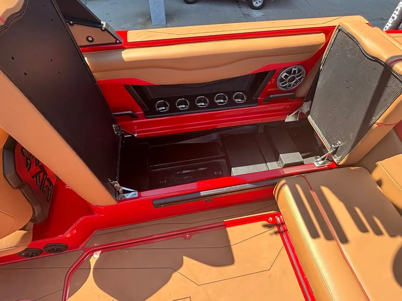 Slide: The Image of Axis T220 2023 - 23