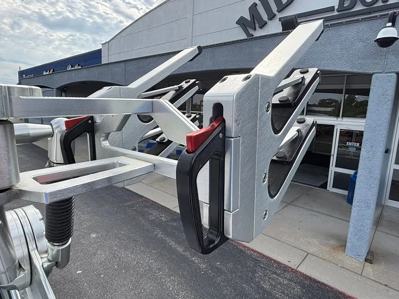 Slide: The Image of MasterCraft XT22 2020 - 10