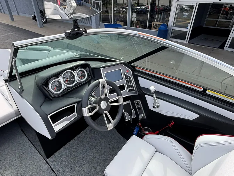 Slide: The Image of MasterCraft XT22 2020 - 16