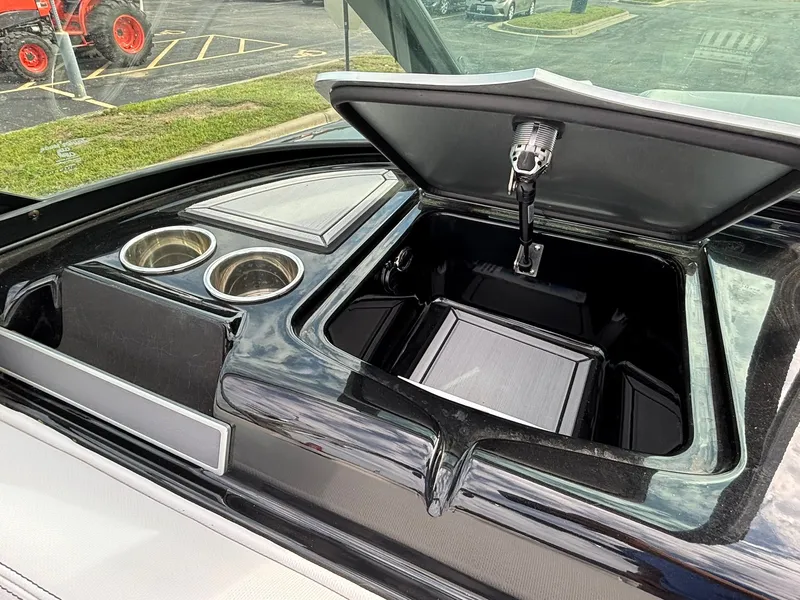 Slide: The Image of MasterCraft XT22 2020 - 17