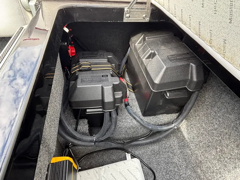 Slide: The Image of MasterCraft XT22 2020 - 28