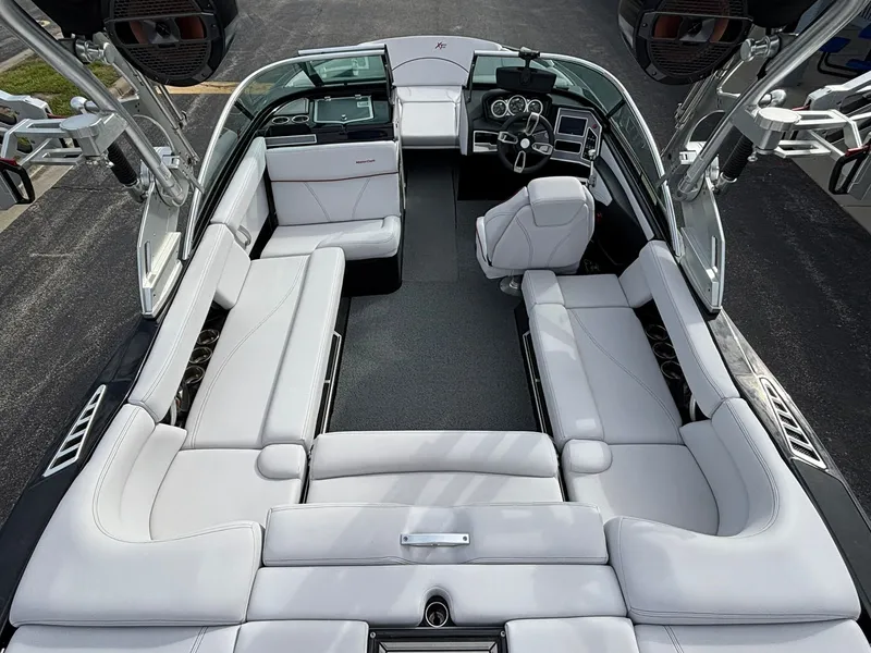 Slide: The Image of MasterCraft XT22 2020 - 31