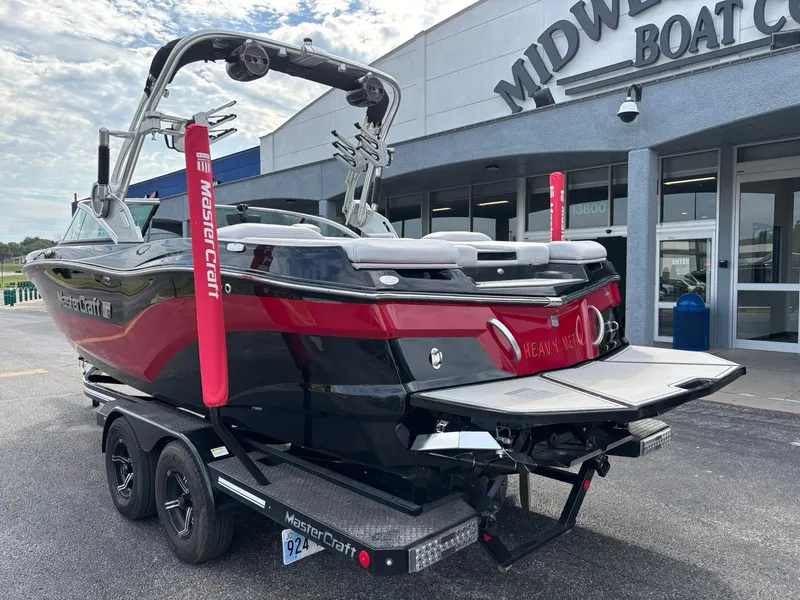 Slide: The Image of MasterCraft XT22 2020 - 34