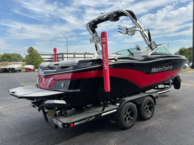 Slide: The Image of MasterCraft XT22 2020 - 36