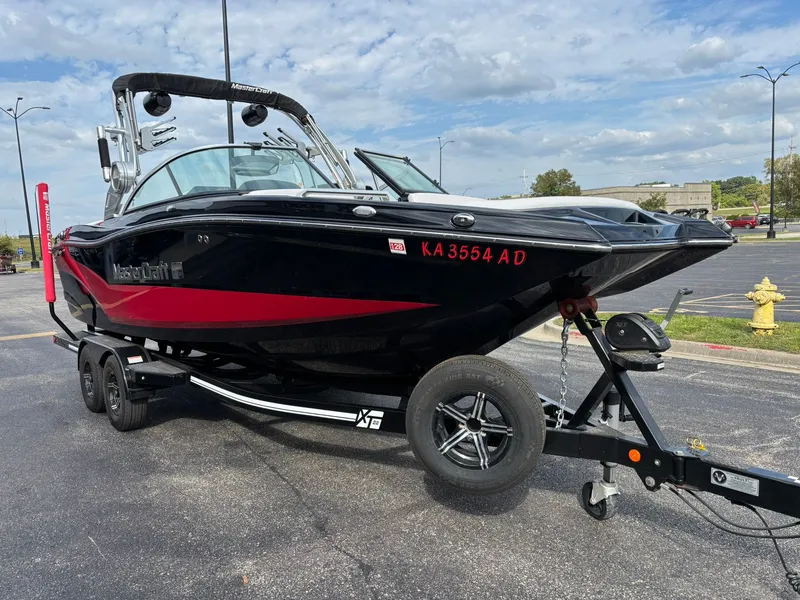 Slide: The Image of MasterCraft XT22 2020 - 38