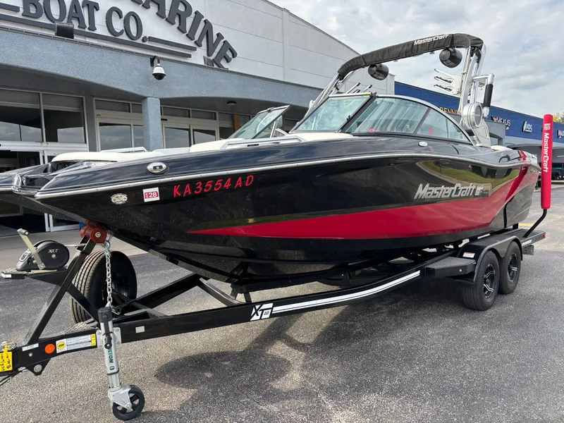 Slide: The Image of MasterCraft XT22 2020 - 40