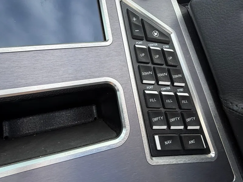 Slide: The Image of MasterCraft XT22 2020 - 5