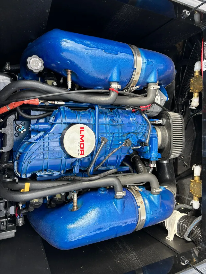 Slide: The Image of MasterCraft XT22 2020 - 7