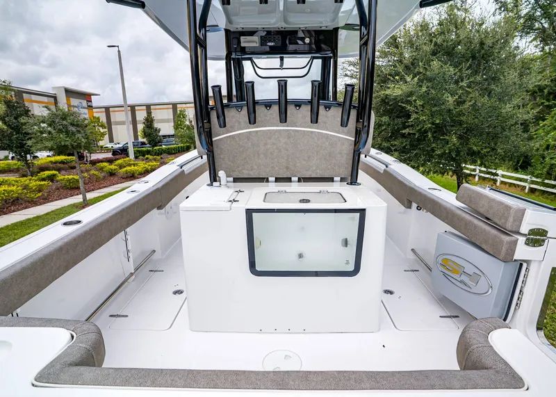 Slide: The Image of Sea Hunt Gamefish 28 Coffin Box 2026 - 15