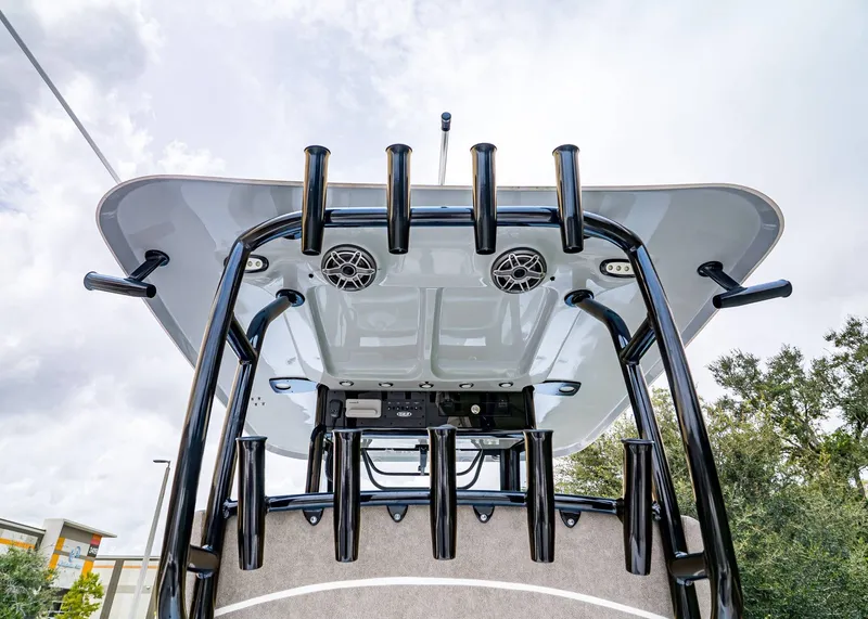 Slide: The Image of Sea Hunt Gamefish 28 Coffin Box 2026 - 25