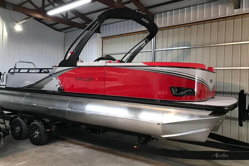 The Image of 2026 Avalon LSZ Entertainer promotion, offering up to 7 years factory-backed coverage. - 0