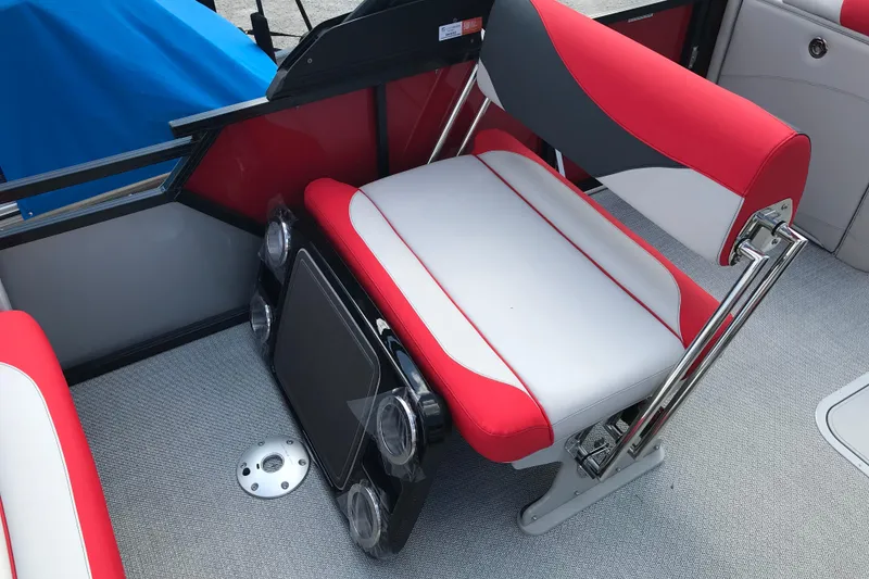 Slide: The Image of 2026 Avalon LSZ Entertainer pontoon boat with modern seating and sleek design. - 10